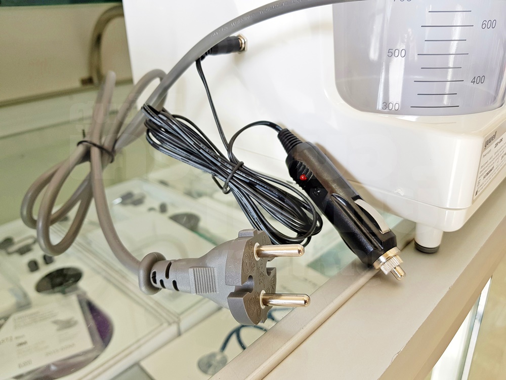 Yuwell 7E-D เครื่องดูดเสมหะ มีแบตเตอร์รี่ ชาร์จในรถได้