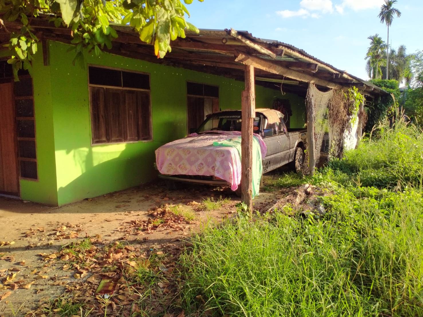 ขายบ้าน 166.3 ตารางวาบรรยากาศดีใกล้ริมฝั่งแม่นํ้าโขงหลังตลาดสดวัดบ้านธาตุ อำเภอเมืองหนองคายพื้นที่กว้างขวางพร้อมสำหรับทุกคนในครอบครัวเหมาะแก่การพักอาศัยการเดินทางสะดวกสบาย