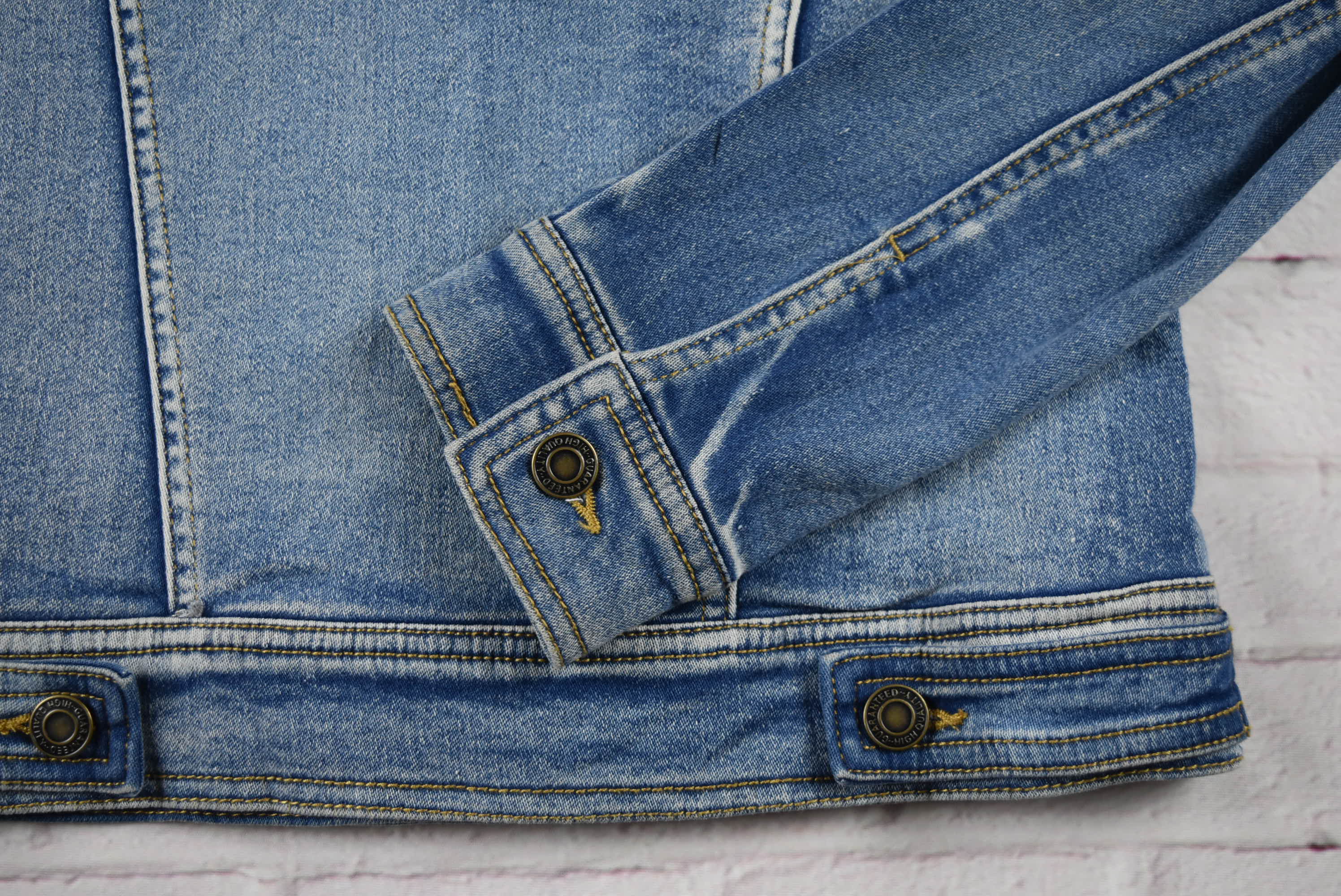 JEANS อกจริง 34 ไซส์ S เสื้อแจ็คเก็ตยีนส์ แขนยาว ผู้หญิง ผ้ายืด เนื้อผ้านุ่มใส่สบาย ทรงสวย