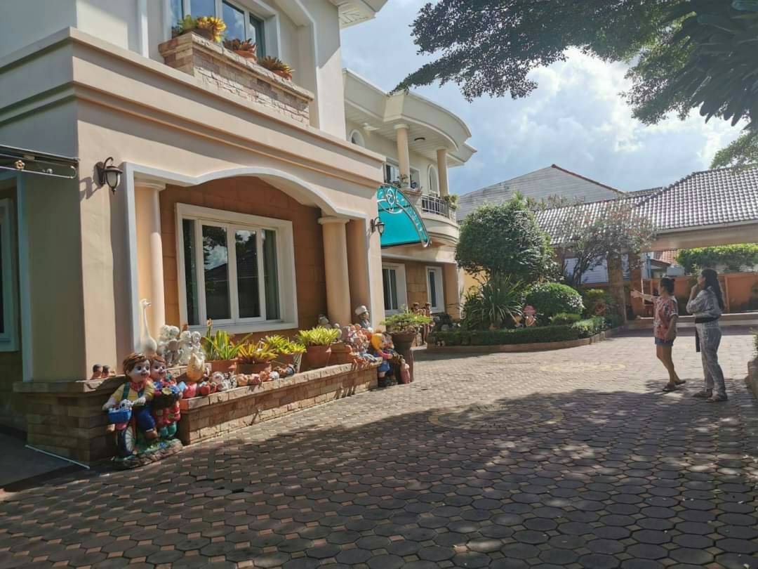 ขายบ้านหรู 2 ชั้นพื้นที่กว้างพร้อมสำหรับทุกคนในครอบครัว 1 ไร่ 44 ตรว. ใจกลางเมืองนครราชสีมาใกล้บิ๊กซี 1 กม. ตัวบ้านตกแต่งด้วยวัสดุที่แข็งแรงและทันสมัยบรรยากาศดีการเดินทางสะดวกสบาย