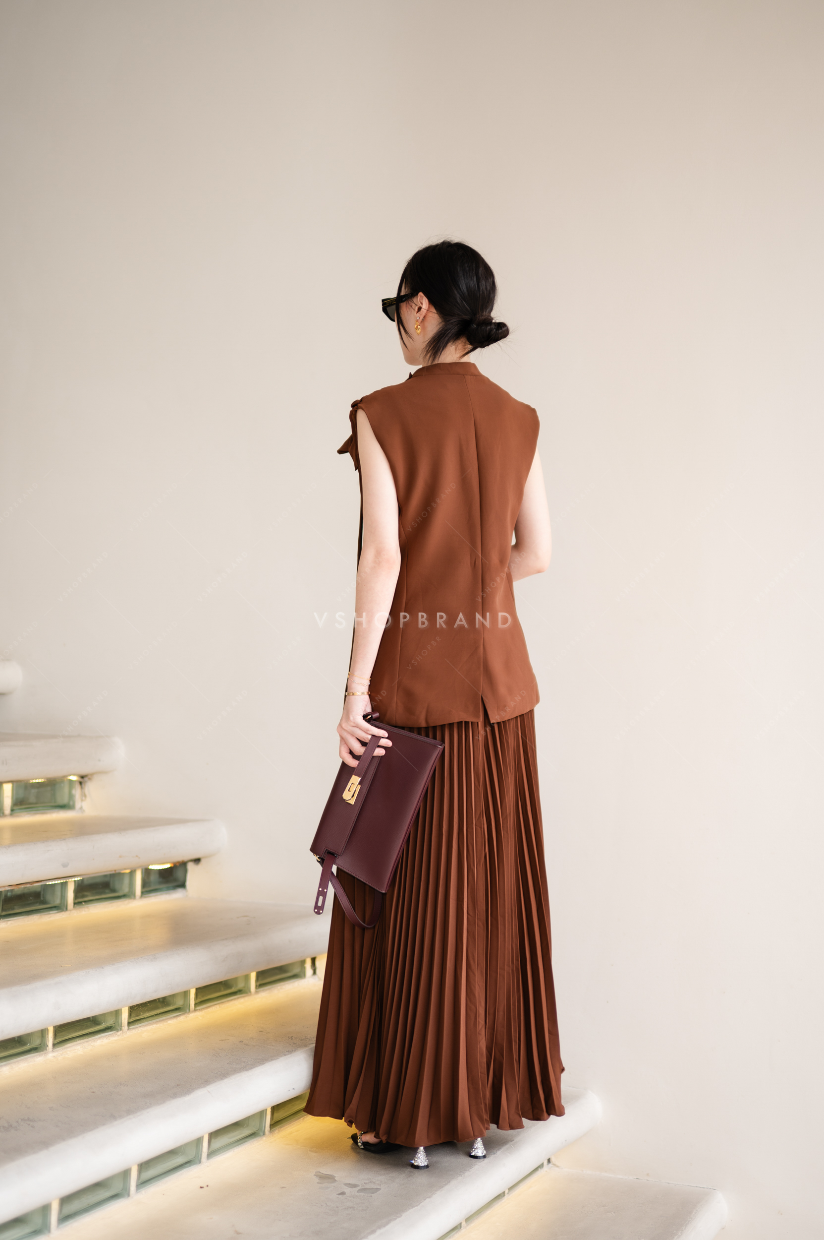 et กั๊กสูทแต่งดอกไม้+กระโปรงยาวอัดพลีท