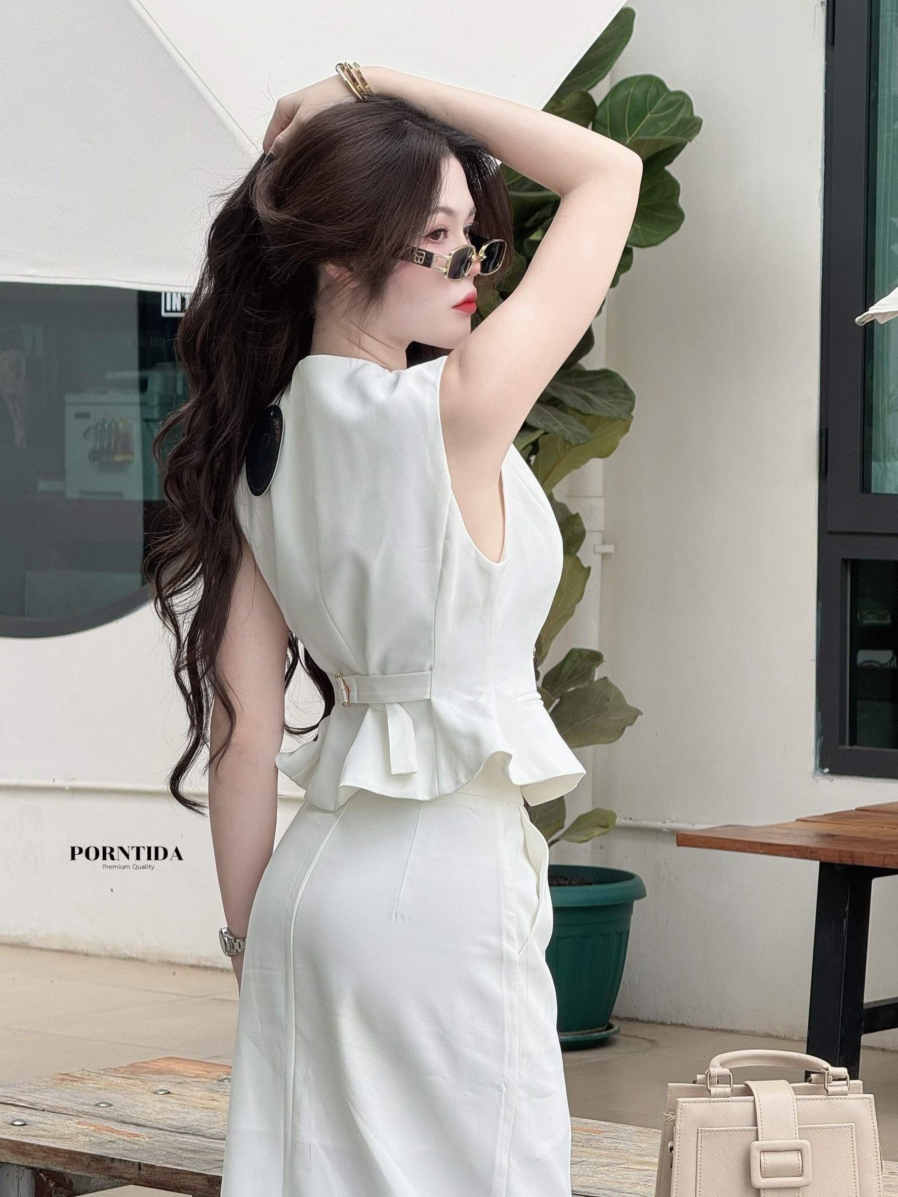 ชุดเซท2 ชิ้น เสื้อกระดุม บวกกับกระโปรงยาวงานซิปหน้ารุ่นนี้ผ้าหนาผ้าดีซับในเย็บติดทั้งชุดเรียบหรูผู้ดี