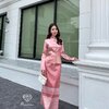 เซ็ตชุดไทยจิตรดาแขนยาวสีชมพูมาคู่กับผ้าถุงลายไทย ฟินนาเล่มากค่ารุ่นนี้ ราคาดีมากกกกกกค่า รุ่นนี้ผ้าดีใส่สวย ฟูฟ่อง เป็นทรง ถ่ายรูปดีมาก
