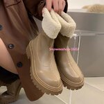 รองเท้าบูทสั้นกันหนาวแต่งขนแกะ บูทยาวหนังพียูพื้นกันลื่นใส่ลุยหิมะ กันลม กันน้ำ กันหนาวติดลบได้ดี ไม่บีบเท้าใส่สบายเหมาะเดินนาน ซิปด้านหลัง มาพร้อม 3 เฉดสี