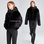 ดาวน์แจ็คเก็ตผู้หญิงแต่งขนเฟอร์สุดหรู ใส่แล้วอุ่นและสวยมีคลาส ฮู้ดขนเฟอร์นุ่มนิ่ม เพิ่มความชิค เสื้อหนา อบอุ่น ลมแรง หิมะตกก็เอาอยู่ แมทช์ง่าย เข้ากับทุกลุคสายแฟ มีให้เลือก 4 เฉดสีสวยละมุน