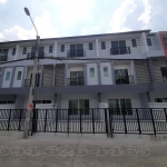 ขาย ทาวน์โฮม 3 ชั้น โครงการใหม่ ย่านรามอินทรา ใกล้สถานีรถไฟฟ้า