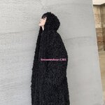 เสื้อฮู้ดเฟอร์ผู้ชายตัวยาวสไตล์สตรีทบอย ขนแกะทอหนาซับในโพลีเอสเตอร์พร้อมสายผูกเอว ทรงโอเวอร์ไซส์ใส่กันหนาวได้ดี ขนาดรอบอกถึง 52 นิ้ว