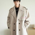 ลุคโอปป้ามาแรงรับลมหนาว บินเที่ยวต่างประเทศ! โค้ททรงหลวม ใส่ง่าย สบายตัว เท่แบบไม่ต้องพยายาม ดีเทลกระดุมสองแถว + เข็มขัดผ้าคาดเอว ใส่ยังไงก็หล่อ ความยาวปานกลาง ใส่ได้ทั้งวันทำงานและวันเที่ยว มาพร้อม 3 เฉดสี