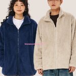 เสื้อกันหนาวแจ็คเก็ตผ้าฟลีซ ขนนุ่ม มีซิป เสื้อแจ็คเก็ตกำมะหยี่ขนแกะสังเคราะห์ ใส่ได้ทั้งผู้ชายและผู้หญิง ทรงโอเวอร์ไซใส่แบบหลวมๆ นุ่มนิ่มทั้งตัว แต่งปกคอสูง เหมาะสำหรับอากาศไม่หนาวมาก เสื้อคลุมกันหนาว มี 4 สี