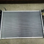 หม้อน้ำรถยนต์ Toyota Wish (โตโยต้า วิช) เกียร์ออโต้ วัสดุอลูมิเนียม (รับประกัน 6 เดือน) รังผึ้งหม้อน้ำหนา 16 mm.