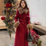 โค้ทตัวนี้คือ ตัวแม่ประจำฤดูหนาว เก็บลุคหรูได้แบบไม่ต้องพยายามเยอะ ปกขนเฟอร์ + ขนปลายแขนแบบฟูๆ แต่งลายสวย หรูมีคลาส ซับในหนา อบอุ่นมาก ใส่ติดลบได้จริง เดินในหิมะก็ยังสวยแบบมีประกาย