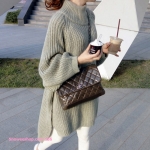 เสื้อไหมพรมกันหนาวทรงโอเวอไซส์ผ่าข้างชายเสื้อหลังยาว