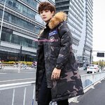 เสื้อกันหนาวผู้ชาย เสื้อกันหนาวพร้อมฮู้ดโค้ทยาวปานกลางสำหรับผู้ชายทรงสลิมผ้าทอหนา พร้อมเคลือบสารสะท้อนหยดน้ำ กันหนาว กันลม กันหิมะ มีกระดุมและซิปสองชั้น มาพร้อม 2 เฉดสี ลายทหารและสีดำ