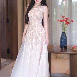 แม็กซี่เดรสลูกไม้ลายดอกกุหลาบคอเหลี่ยมแขนกุดเย็บเก็บทรงเข้ารูปเข้าทรงปลายกระโปรงตัดสลับลูกไม้ผ้าตาข่ายฟูๆกระโปรงอลังการมากค่ะมีซับในสีเนื้อเข็มถึงปลายชุดใครมองหาชุดอลังการตรงปกต้องรุ่นนี้เลยงานคุณภาพเกรดพรีเมี่ยม1:1 คัทติ้ง และ แพทเทริน์เป๊ะ ค่ะ น่ารักฝุด