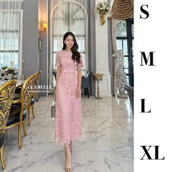 เดรสลูกไม้รุ่นฮอตดัดแปลงมาเป็นทรงคลุมไหล่รุ่นขายดีของที่ร้านทรงชุดคอกลมคลุมไหล่เอวเข้ารูปแต่งขอบเอวโบว์กระโปรงยางทรงเอมีซัยในถึงปลายชุดสวย