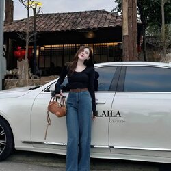 Set เสื้อ+กางเกง งานเสื้อคอยูทรงแขนยาว ดูดีทรงสวยผ้าใส่สบาย เสื้อทรงเข้ารูปเนื้อผ้ายืดหยุ่นได้นิดหน่อย มาพร้อมกางเกงยีนส์ขายาวงานทรงขากระบอกและทรงปล่อยๆ งานแต่งผ้ายีนส์สีเข้ม พร้อมเข็มขัดหนังหัวอะไหล่สีเงินสาวเวียดนามลุคผู้ดีแมชกันได้เลยค่าา #bylaila bran