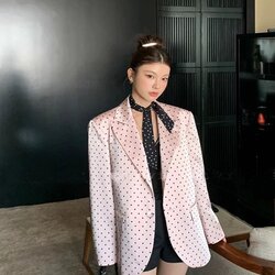 Set.4ชิ้น สุดคุ้ม!! เสื้อสูทสีชมพูอ่อน สวยหวานแบบคุมโทน ไหล่เสริมฟองน้ำเบาๆ กระดุมและ กระเป๋าหน้าใช้งานได้จริง ซับในงานสูตรแท้อย่างดีทั้งตัว ** เนื้อผ้าอย่างดีอยู่ทรงเกรดพรีเมี่ยม ++เสื้อด้านในสีดำ ดีไซน์เก๋ มีฟองน้ำ ซับในอย่างดีทั้งตัว ซิปหลัง **เนื้อผ้า