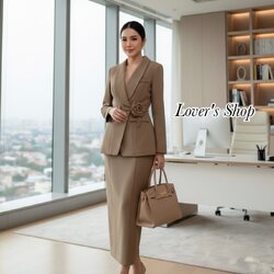 Teg : Lover’s Shop Detail : Set 3ชิ้น เสื้อสูท+กระโปรง ได้สายคาดเอวดอกไม้ด้วยนะคะ ลุคCEOสาว ดีเทลเสื้อสูทกระดุมหน้า ช่วงอกมีกระดุมซ่อน กระเป๋าเสื้อใช้งานได้ แม็ทกับกระโปรง ทรงเอวสูง ซิบหลัง เย็บมีซับในถุงชายกระโปรง ด้านหลังผ่าเล็กน้อยเพื่อให้กาวเท้าเดินสะ