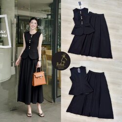 Set 2 ชิ้น เสื้อแขนกุดสีดำคอกลม ดีเทลแต่งกระดุมอะไหล่ทองด้านหน้าดีไซน์สุดเก๋ มีกระเป๋าหน้าทั้ง2ข้าง อกเสริมฟองน้ำให้ทรงสวย แมทส์กับกระโปรงยาวสีดำจับจีบพริ้วผ้าเนื้อนิ่ม มีกระเป๋าข้าง มีชับในและซิปหลังซ่อน ใส่คู่กันคือสวย ลัคชู สุดๆ บอกเลยลุคนี้ห้ามพลาด