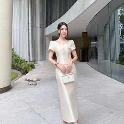 ชุดเซต เรียบหรูดูแพง เนื้อผ้าดีมาก เสื้อแต่งกระดุมด้านหน้า มีเข็มกลัดดอกไม้ติดที่หน้าอก สามารถถอดออกได้ หน้าอกมีฟองน้ำ มีซับในทั้งชุด มีซิบด้านหลัง