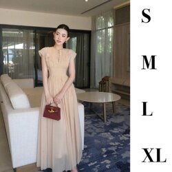 แม็กซี่เดรสรุ่นนี้สวยมากแขนล้ำคอวีกระดุมหน้าซิปหลังเอวเข้ารูปกระโปรงยาวมีซับในถึงปลายชุดเทคเจอร์ผ้าอัดจีบยับกระโปรงจับจีบรองานคุณภาพเกรดพรีเมี่ยม1:1 คัทติ้ง และ แพทเทริน์เป๊ะ ค่ะ น่ารักฝุดๆไปเลยค้ารุ่นนี้มิกซ์กับรองเท้าส้นสูงเครื่องประดับเก๋ๆก็ดูน่ารักแล้