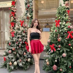 Set 2ชิ้น เกาะอก+กระโปรง🔥 เซ็ทนี้ตัวเสื้อเป็นทรงเกาะอกเข้ารูป ใช้ผ้าลูกไม้สีดำและมีซับในด้านในมีฟองน้ำอย่างดี และเย็บขอบด้วยยางกันลื่น เป็นงานซิปหลัง