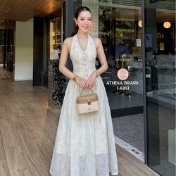 Tag 🔖 :Athena (อธีน่า) Brand Detail :: Dress Maxi Dress คอวีดีไซน์คล้องคอ ด้านหน้าแต่งกระดุมเรียงหลอก หน้าอกเสริมฟองน้ำจัดทรงสวย กระโปรงจับจีบทรงบาน เนื้อผ้าดี๊ดีมีTexture งานมีซับใน สวมใส่แบบซิปด้านหลัง สวยหรูหราดูแพงขับผิวออร่าค่า