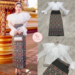 TAG : BT studio DETAIL : เซท 2 ชิ้น เสื้อระบายคอเป็นชั้น ๆ แขนยาวปลายแขนแต่งระบายออก กระดุมหน้า มาพร้อมผ้าถุงพิมพ์ลายสำเร็จ งานสวยเนื้อผ้าดี คัตติ๊งสวยมากค่ะ ใส่แมทซ์กันแล้วดูแพงมากคร้าา