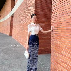 เซ็ทชุดไทย ชุดงานบุญ 3 ชิ้น เสื้อลูกไม้แต่งกระดุมมีซับในอย่างดี ใส่คู่ผ้าถุงสำเร็จเนื้อผ้าใส่สบาย จัดเข็มขัดมุกมาให้ครบเซ็ท สาวๆสายบุญ หรือจะใส่เป็นธีมชุดเพื่อนเจ้าสาวก็เหมาะ ใส่ได้ทุกเทศกาล ไม่ว่าจะออกงานไหน ก็สวยยืนหนึ่งค่ะ