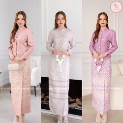 เซท 2 ชิ้น เสื้อทรงไทยคอปิดกระดุมหน้าตีเกล็ดข้างลำตัวมาพร้อมกระโปรงผ้าถุงพิมพ์ลายประยุกต์งานสวยเนื้อผ้าดีมีซับในค่ะ