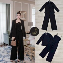 Ticha 👗👗Detail :Set 3ชิ้น เสื้อสูทแขนยาวคอปกสีดำ กระดุมหน้ากลางลำตัวหนึ่งเม็ด กระเป๋าหน้าใช้งานได้จริง ช่วงไหล่เสริมฟองน้ำ มาพร้อมเสื้อคอปสายเดี่ยวกระดุมหน้า อกเสริมฟอง ใส่แมทส์กับกางเกงขายาวมีเดียวกัน กระเป๋าข้างใช้งานได้จริง มีซิปหลังชับ