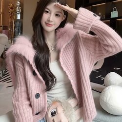 เสื้อคลุมทรงOversized น่ารักมากค่ะตัวนี้ ดีเทลตกแต่งริบบิ้น คอปกขนเฟอร์ งานสไตล์เกาหลี