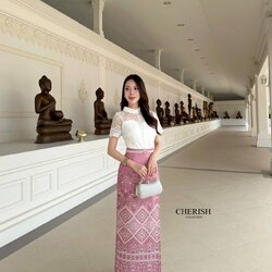 เซ็ทชุดไทย ชุดงานบุญ 3 ชิ้น เสื้อลูกไม้แต่งกระดุมมีซับในอย่างดี ใส่คู่ผ้าถุงสำเร็จเนื้อผ้าใส่สบาย จัดเข็มขัดมุกมาให้ครบเซ็ท สาวๆสายบุญ หรือจะใส่เป็นธีมชุดเพื่อนเจ้าสาวก็เหมาะ ใส่ได้ทุกเทศกาล