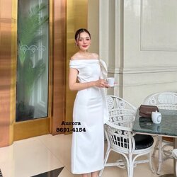 Label :: AURORA by RAMI-PAPHA เดรสเปิดไหล่โทนสีขาว สวยดูดีมีสไตล์ ด้านข้างซ้ายมือแต่งคล้ายโบว์ สวยงดงามคร่าาา งานผ้าดี๊ดี ผ้าดีมากๆ อกเสริมฟองน้ำเพื่อทรงสวย มีซับใน มีซิปหลัง