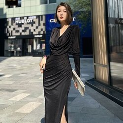 เดรสเสื้อแขนยาวคอถ่วง ดีเทลกระโปรงทรงสอบจับเดรปข้าง ☑️ทำจากผ้าคอตตอนเรยอนผสมสแปนเด็กซ์ ผ้านุ่ม ยืดหยุ่น ทิ้งตัว ☑️มีซิปซ่อนด้านข้างและซับในค่ะ