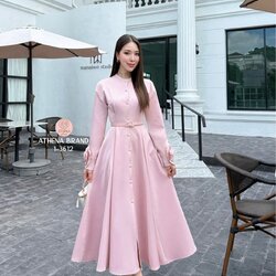 Tag 🔖 :Athena (อธีน่า) Brand Detail :: Dress+เข็มขัด Maxi Dress คอปีนแขนยาวดีไซน์ด้านหน้าแต่งกระดุมเรียงสามารถแกะใช้งานได้จริง ปลายแขนแต่งดอกไม้เย็บติด ตัวเดรสเย็บจับจีบมีกระเป๋าใช้งานได้จริงทั้ง 2 ข้าง เนื้อผ้าดี๊ดีมีน้ำหนักและมีTexture งานมีซับใ