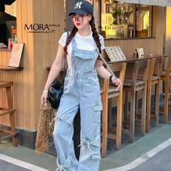 เซ็ต 2 ชิ้น เอี้ยมยีนส์ขายาว มีกระเป๋าข้างผูกโบว์ด้านหน้า งานน่ารักมาก สายเอี้ยมปรับระดับได้ มาพร้อมกับเสื้อครอปยืด ผ้าใส่สบาย ใส่แมทน่ารักมากกก เป็นอีกรุ่นที่ต้องมีนะค่าา