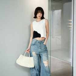 กางเกงยีนส์ขายาวทรงบอยเส้นหน้า ขาดหน้า #vshopbrand #vshop #กางเกงขายาว #กางเกงยีนส์ #แฟชั่น #fashionpants #pants #womenoutfit #งานป้าย #fashioninspo #workingoutfit #outfits #ootd #ยีนส์ #jeans