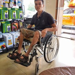เปลี่ยนยางตัน wheelchair ขอบคุณลูกค้ามาจากพัทลุง ที่ไว้วางใจศูนย์เครื่องมือแพทย์หาดใหญ่ครับ เลื่อนล้อเข้ามานั่งดื่มน้ำเย็นๆรอครู่นึงรอรับได้เลยครับ *แต่รบกวนโทรเข้ามาเช็คคิวช่างล่วงหน้าก่อนนิดนึงครับ 0873960225
