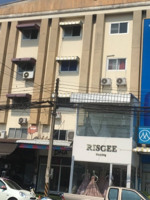 ขายตึกแถว4ชั้นครึ่งราคาถูกใจกลางเมืองฉะเชิงเทราถนนศรีโสธรตัดใหม่