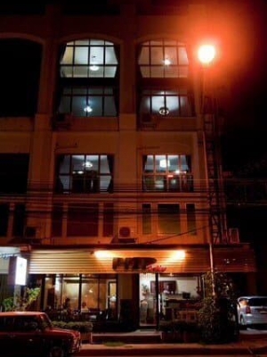 ขายอาคารพาณิชย์ราคถูกทำเลทอง3ชั้น2คูหาติดถนนสนามบิน