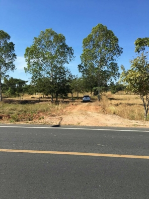 ขายที่ดินแบ่งขาย 3 ไร่ราคาถูกห่างจากวิทยาลัยสารพัดช่าง 850 เมตร