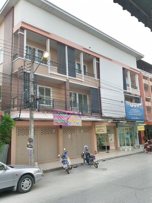 ขายอาคารพาณิชย์ 3 ชั้น 2 คูหาใจกลางเมืองตากสาธารณูปโภคครบครันใกล้ตลาดสดเทศบาลเมืองตาก (3) 100 เมตร,ใกล้เซเว่น, ใกล้ธนาคารเหมาะแก่การค้าขายทำธุรกิจอาคารสร้างใหม่พร้อมเข้าอยู่