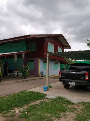 ขายบ้านพร้อมที่ดิน อ.เมืองราชบุรีพื้นที่กว้างขวางบรรยากาศดีพร้อมสำหรับทุกคนในครอบครัวห่างจากบิ๊กซีราชบุรี 3.5 กม.การเดินทางสะดวก